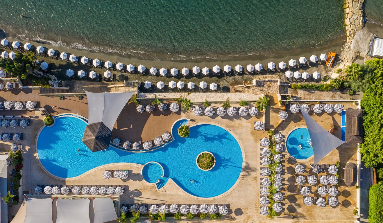 Royal Apollonia Limassol-Kompleks bazena.jpg