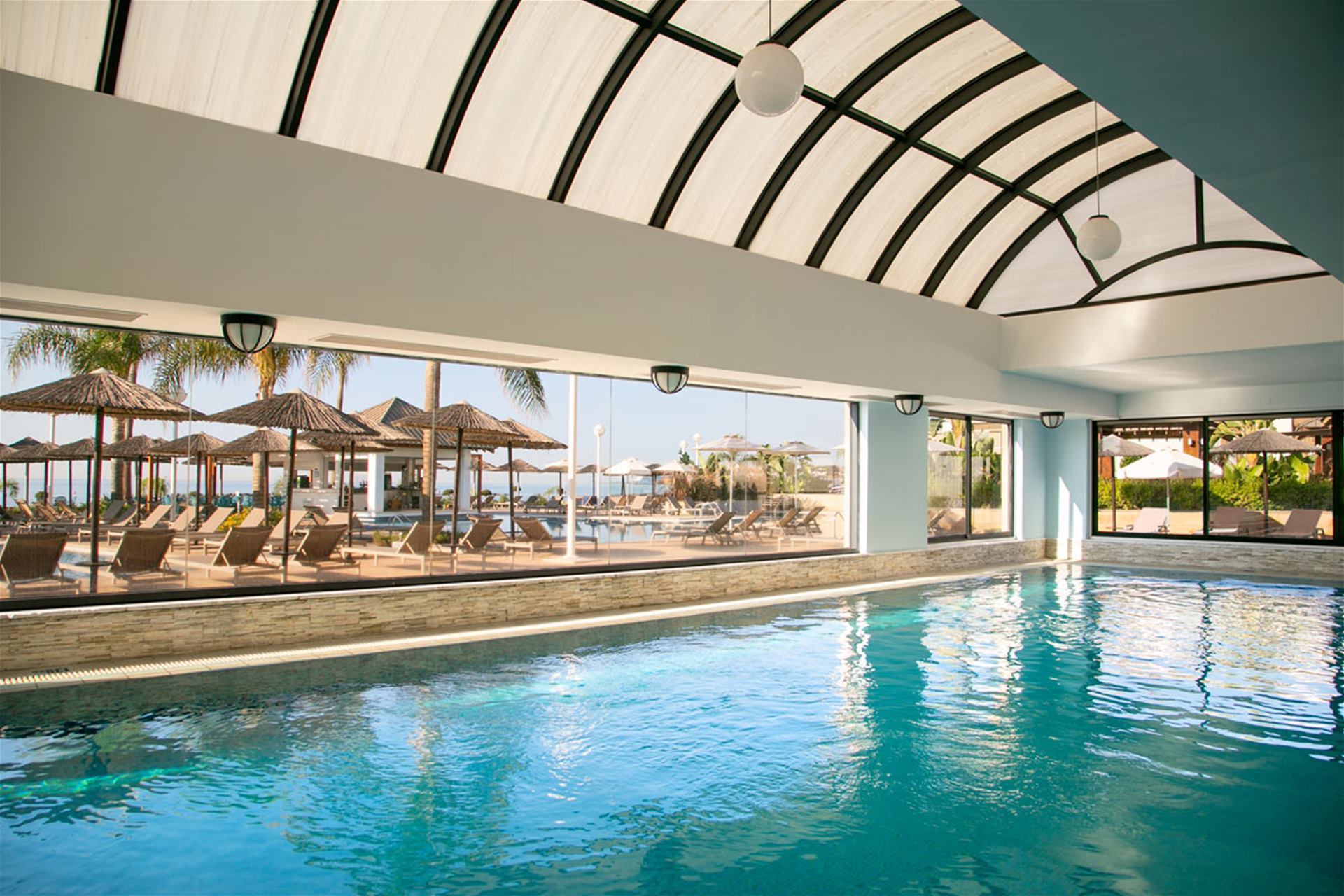 Atlantica Miramare Beach-Unutrasnji bazen.jpg