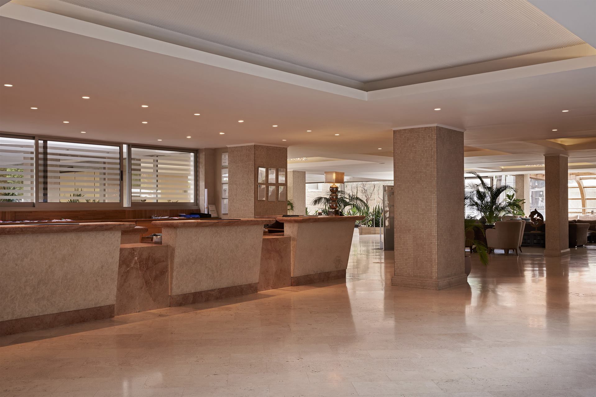 Atlantica Oasis Hotel-Recepcija.jpg