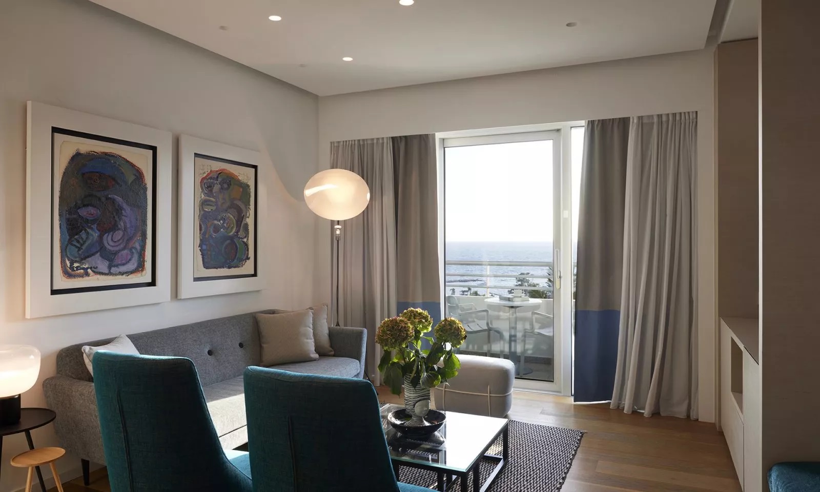 Mediterranean Beach Hotel-Deluxe jednosoban suite.jpg