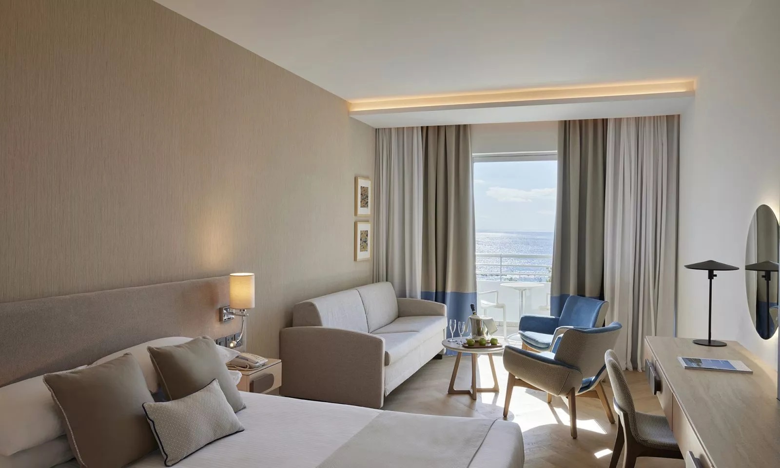 Mediterranean Beach Hotel-Superior soba.jpg