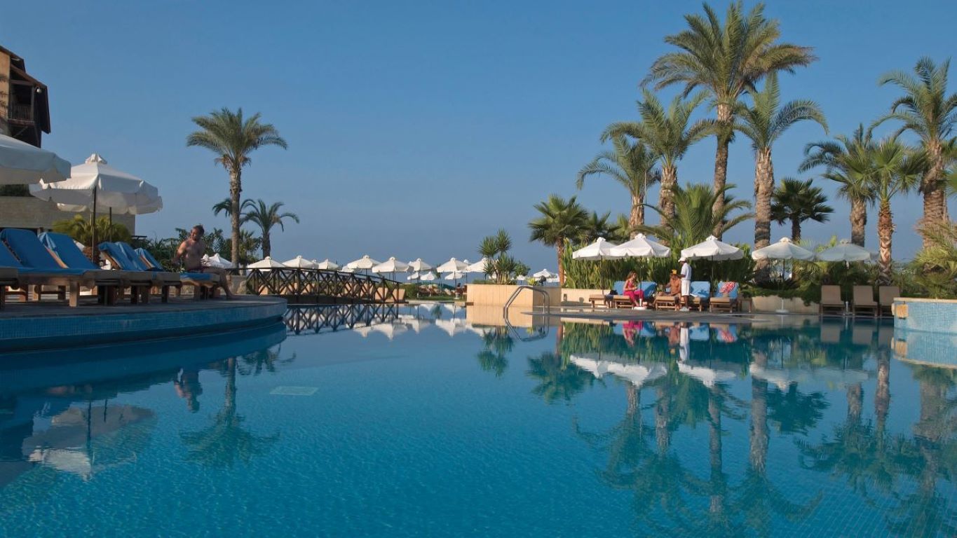 Elysium Hotel-Bazen.jpg