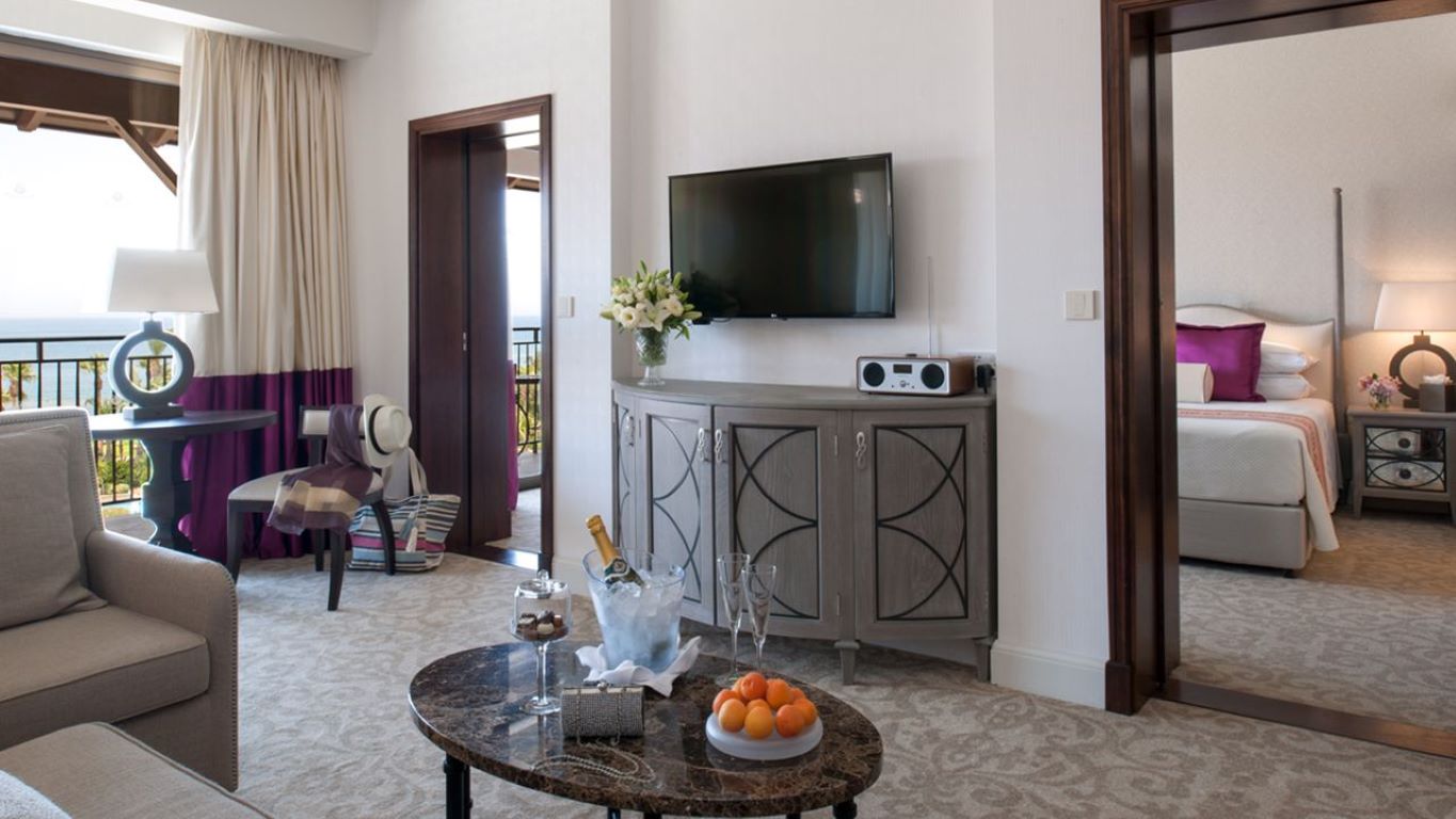 Elysium Hotel-Junior suite.jpg