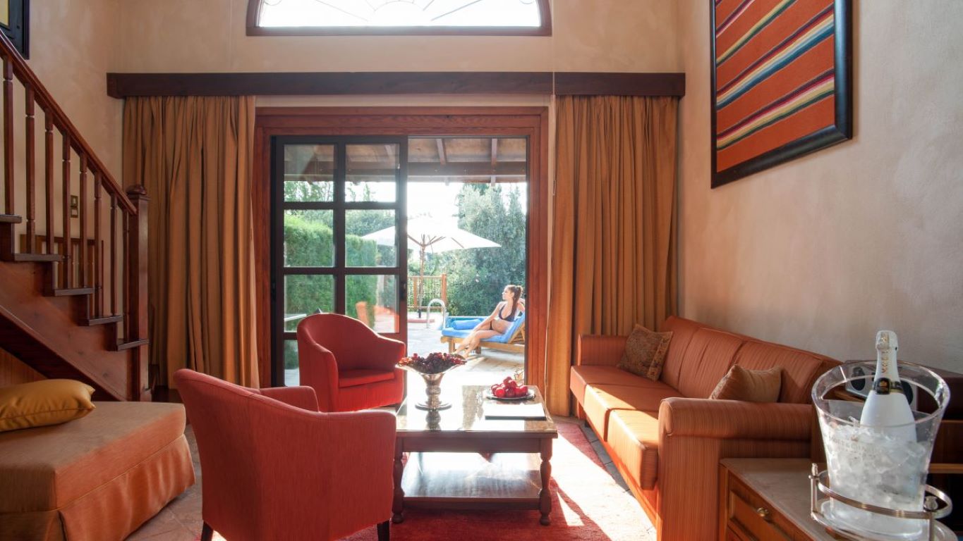 Elysium Hotel-Royal garden vila.jpg