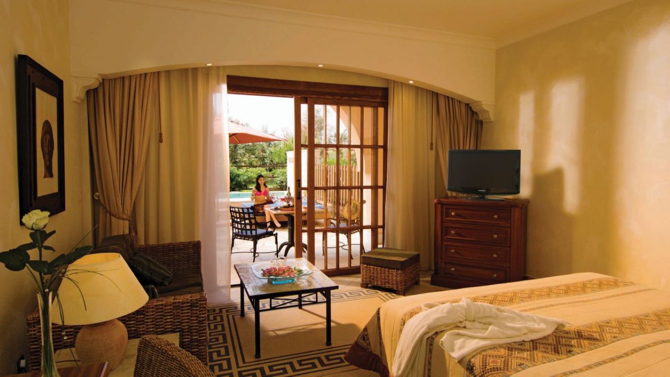 Elysium Hotel-Royal studio.jpg