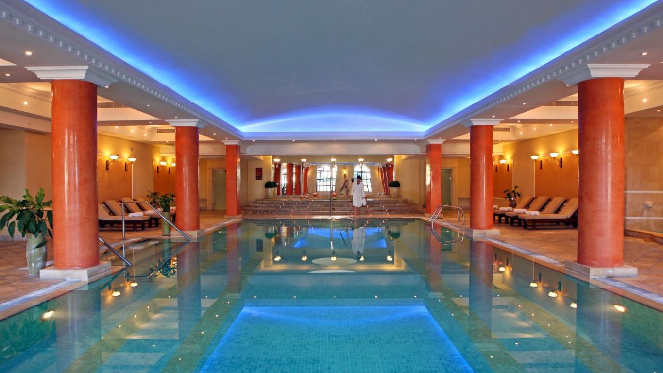 Elysium Hotel-Unutrasnji bazen.jpg