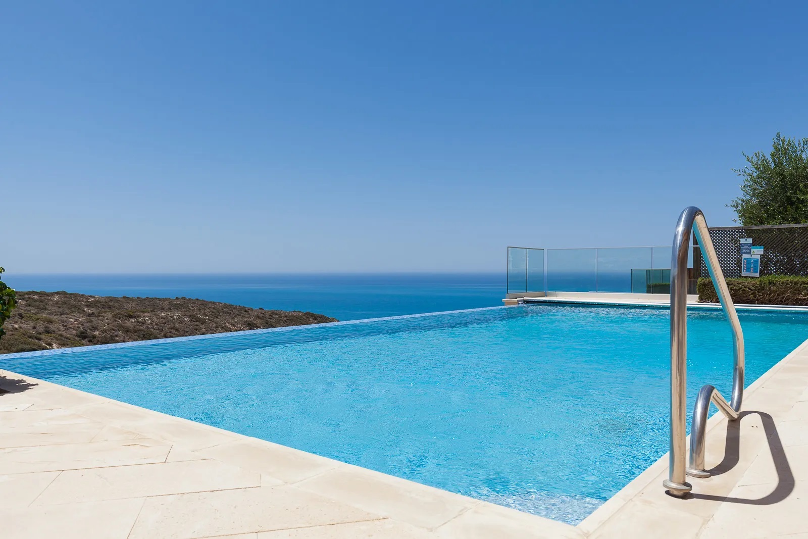 The Mythos Collection Villas-Cetvorokrevetna vila bazen na otvorenom.jpg