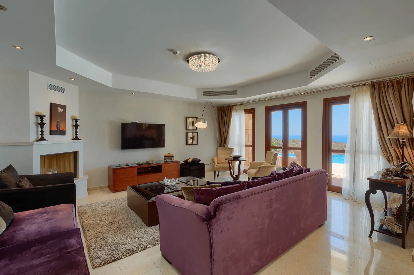 The Mythos Collection Villas-Cetvorokrevetna vila dnevna soba.jpg