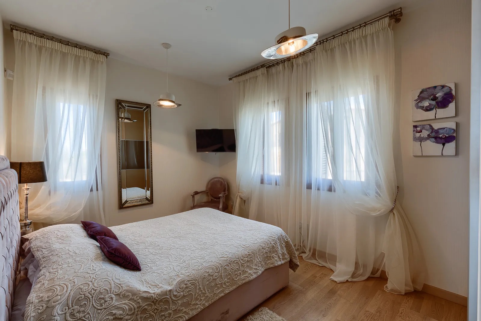 The Mythos Collection Villas-Cetvorokrevetna vila druga spavaca soba.jpg