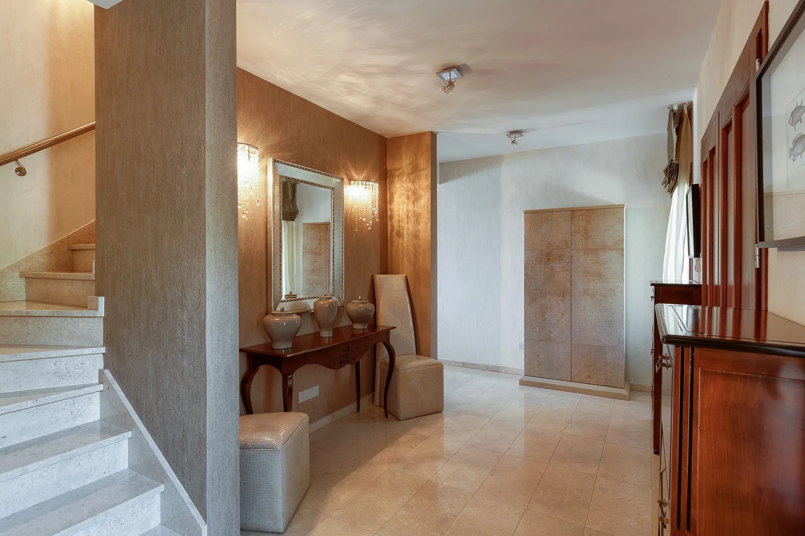The Mythos Collection Villas-Cetvorokrevetna vila enterijer.jpg