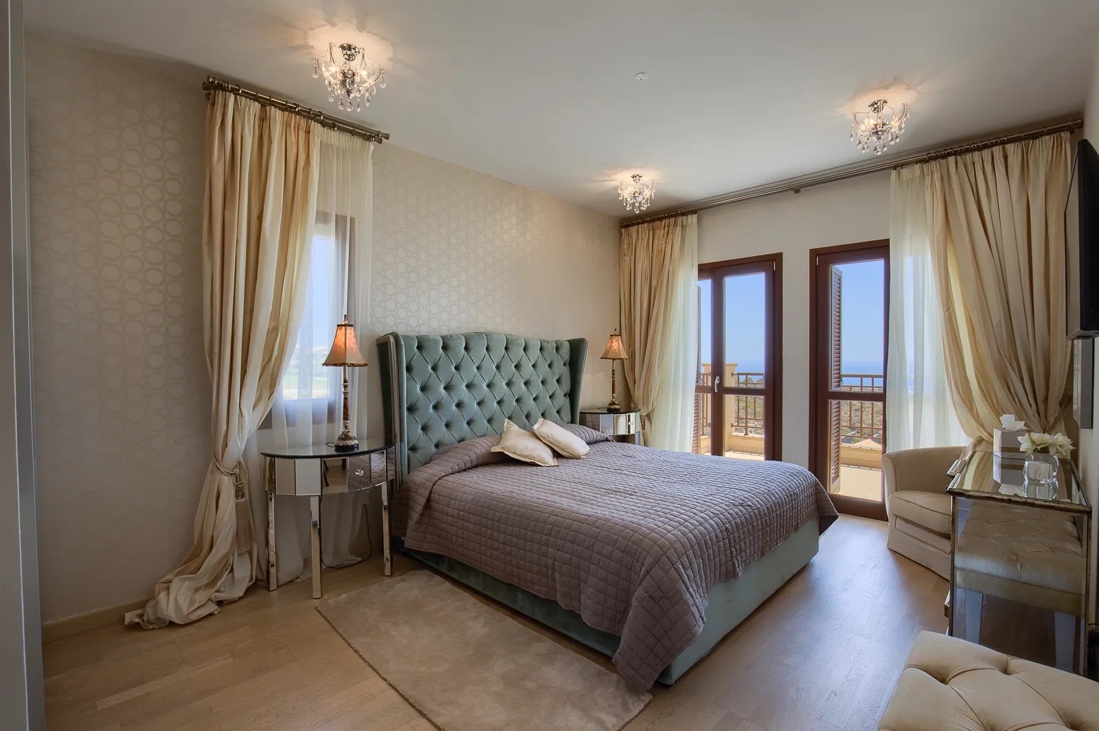 The Mythos Collection Villas-Cetvorokrevetna vila spavaca soba.jpg