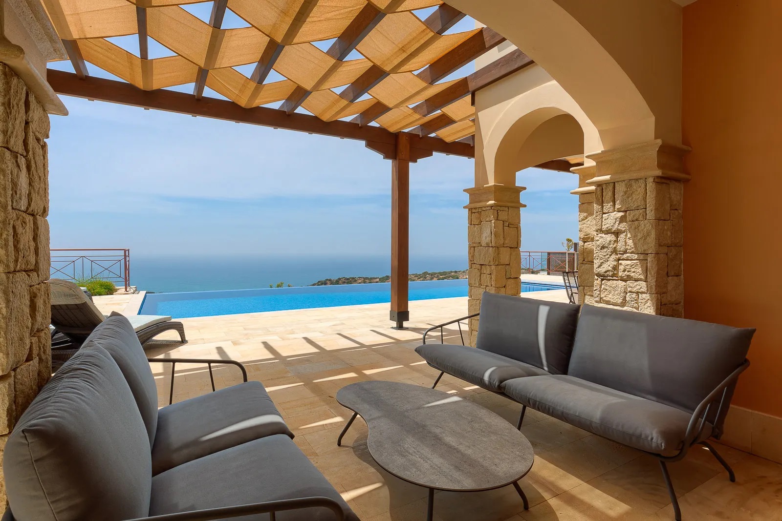 The Mythos Collection Villas-Petosobna vila terasa.jpg
