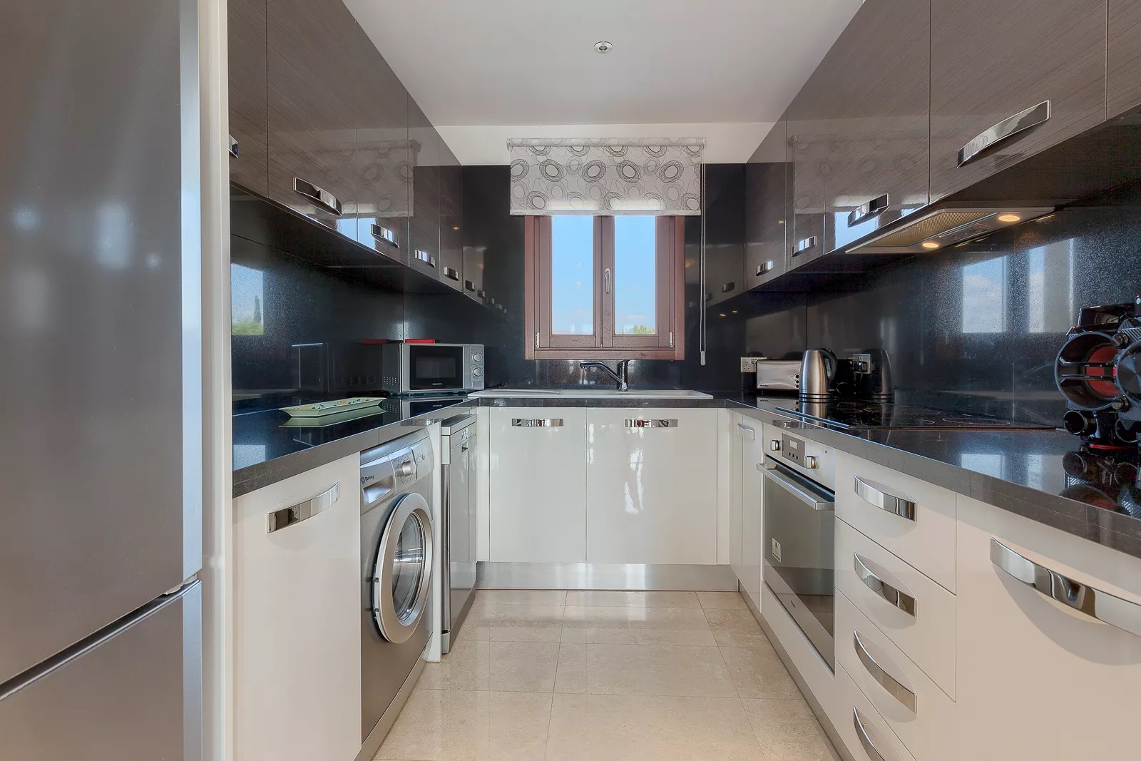 Premium Serviced Apartments-Dvosoban apartman kuhinja.jpg