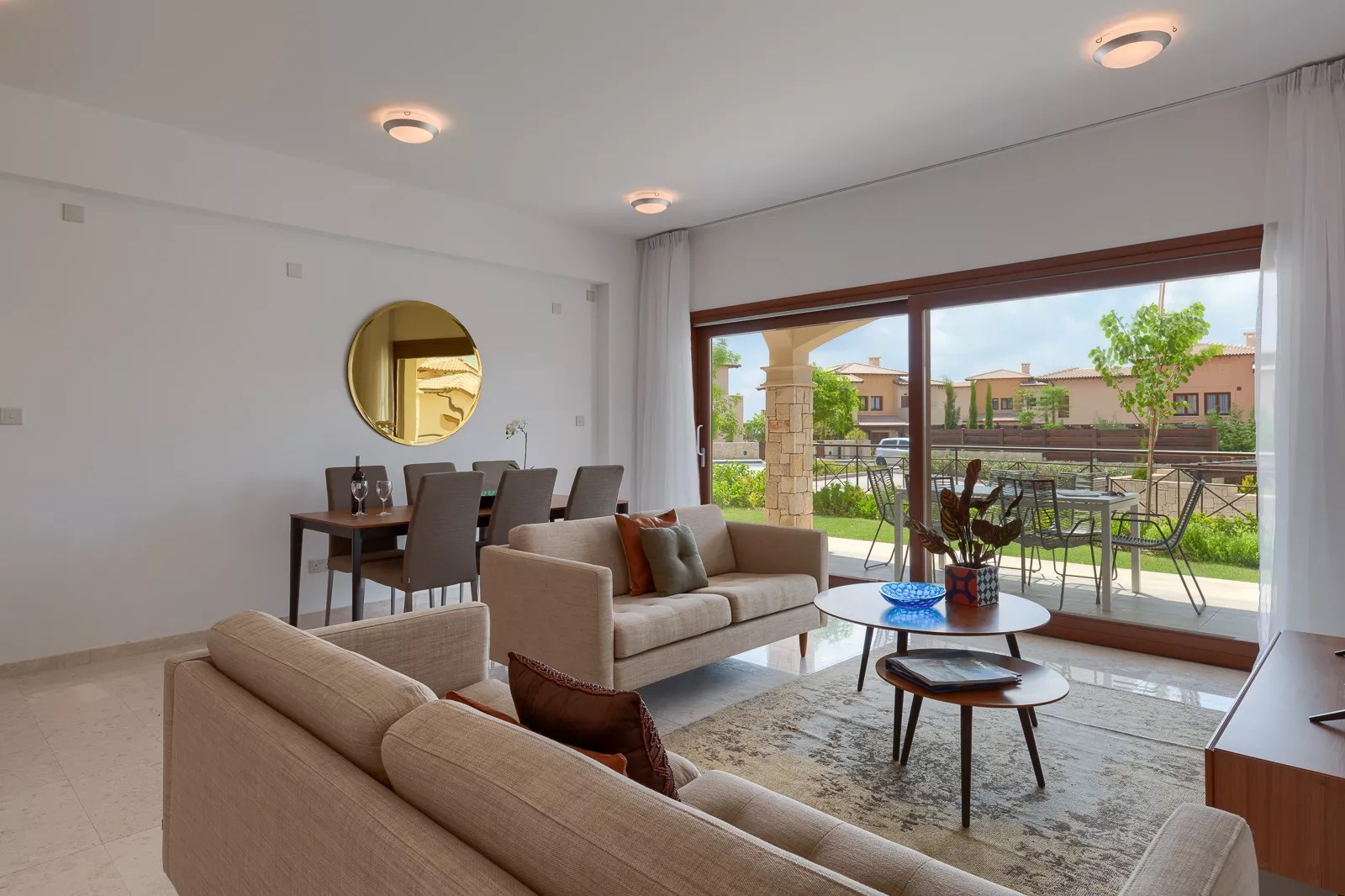Premium Serviced Apartments-Trosoban apartman dnevna soba.jpg