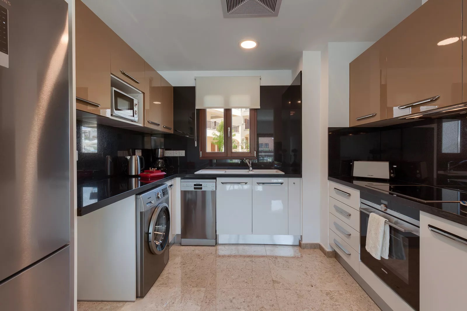 Premium Serviced Apartments-Trosoban apartman kuhinja.jpg