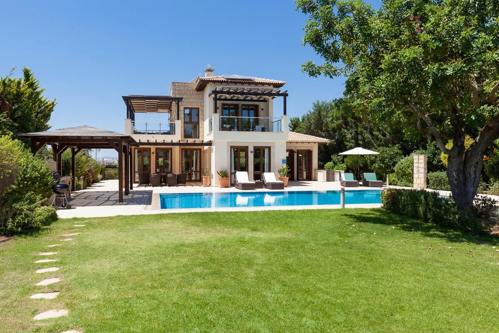 Superior Villas-Cetvorosobna vila.jpg