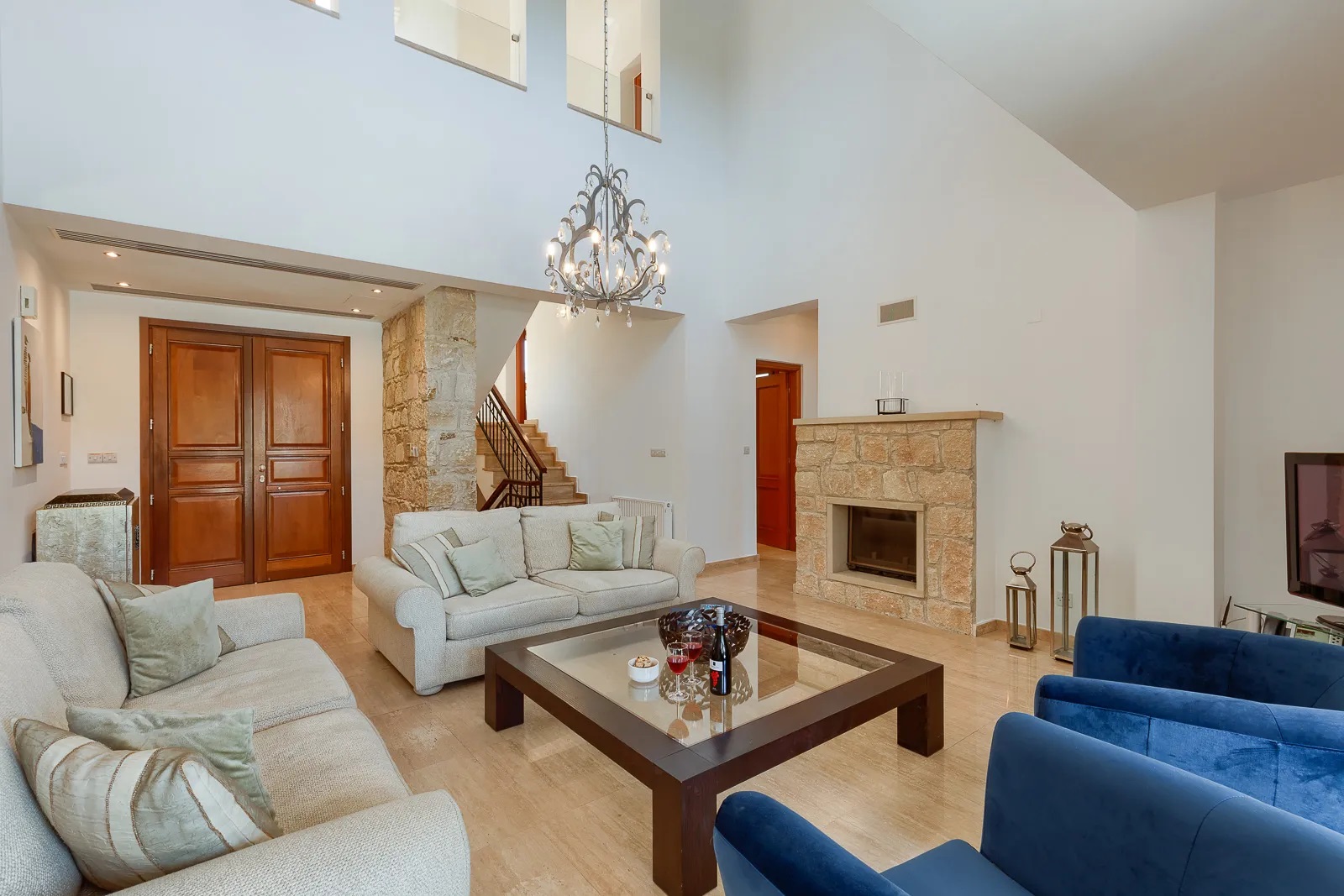Superior Villas-Petosobna vila dnevna soba.jpg