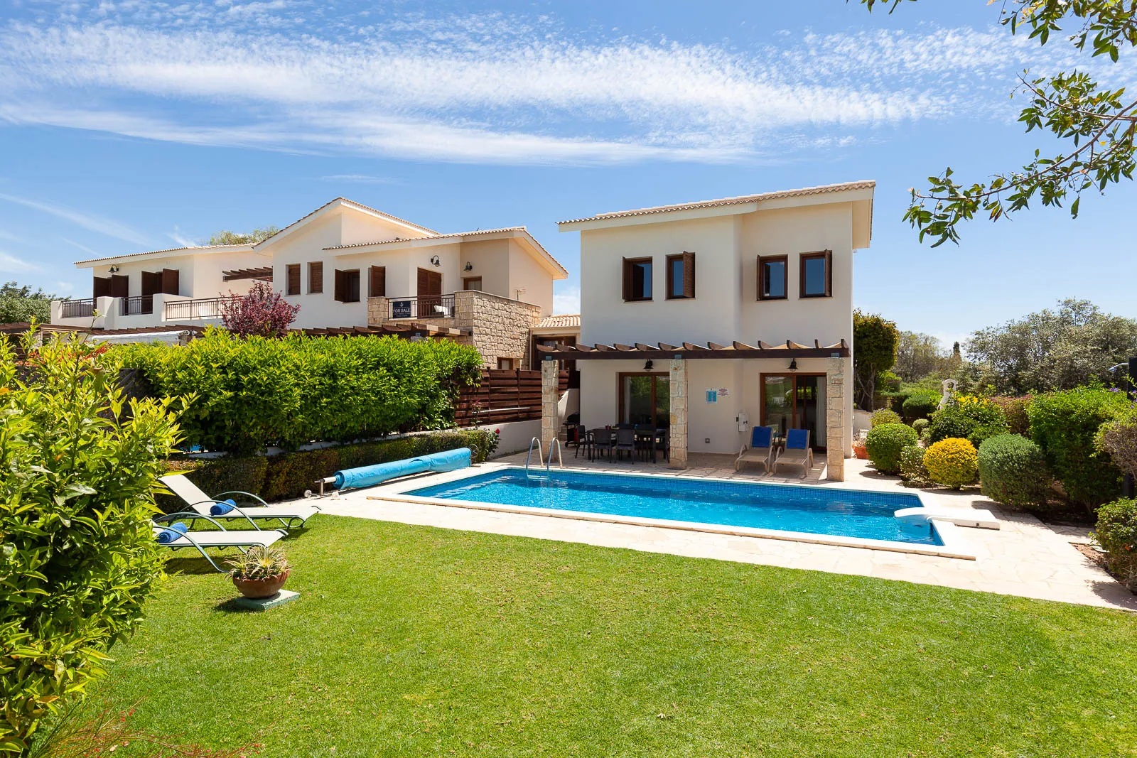 Junior VIllas-Trosobna vila privatni bazen bazen.jpg