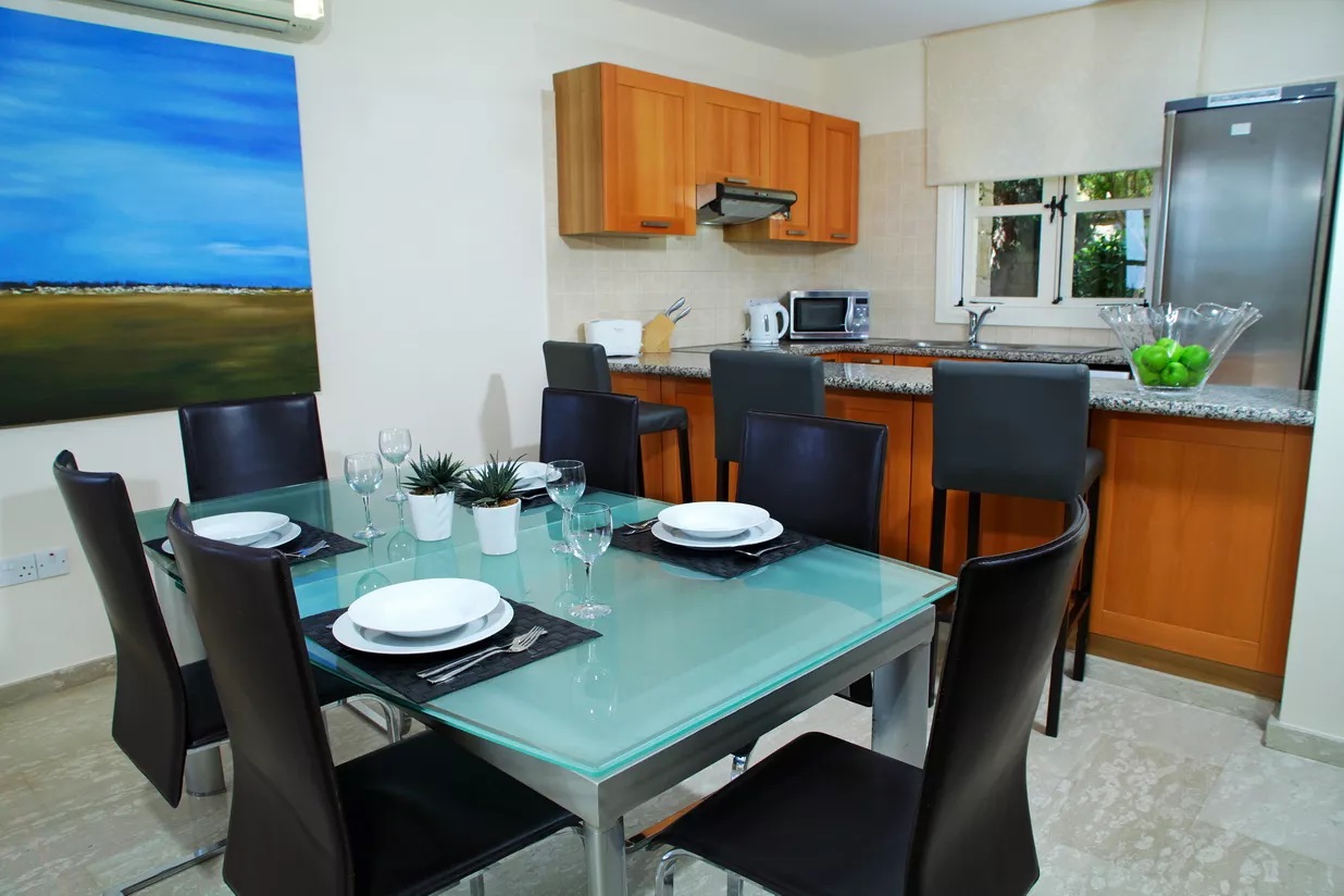 Junior Villas-Dvosobna vila zajednicki bazen trpezarija.jpg