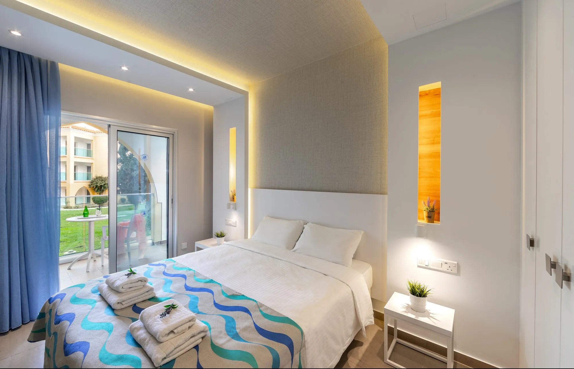 Malama Beach Holiday Village-Jednosoban suite spavaca soba.jpg
