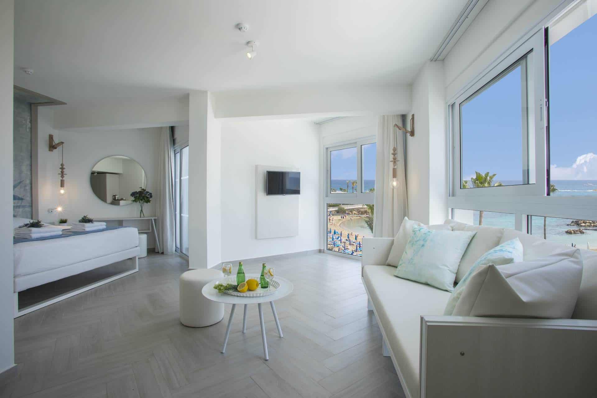 Infinity Blu-Deluxe suite.jpg