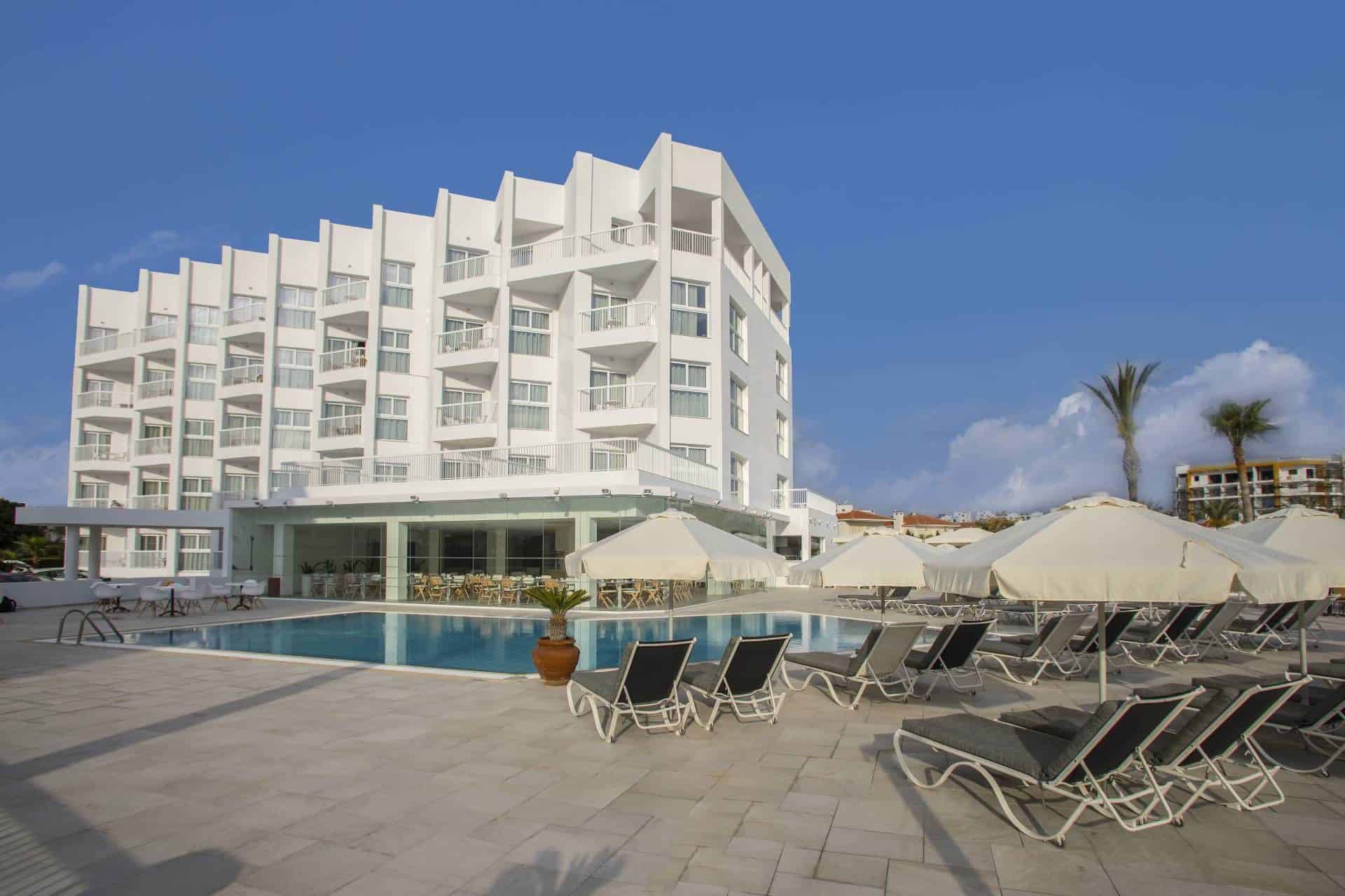 Infinity Blu-Hotel spolja.jpg