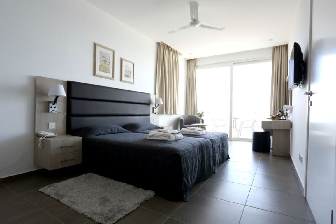 Dionysos Central Hotel Paphos-Superior soba.jpg