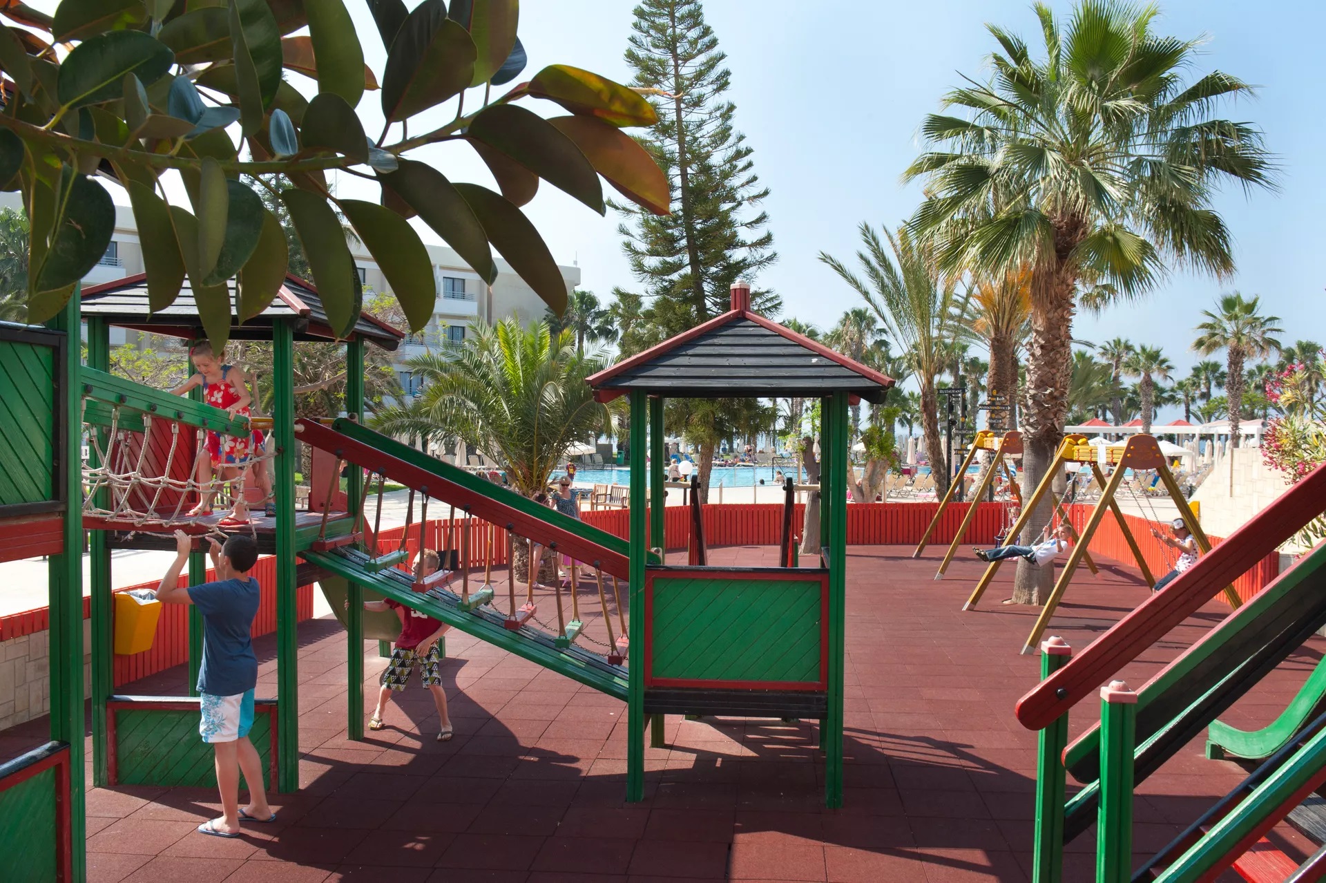 Louis Phaethon Beach-Decije igraliste.jpg