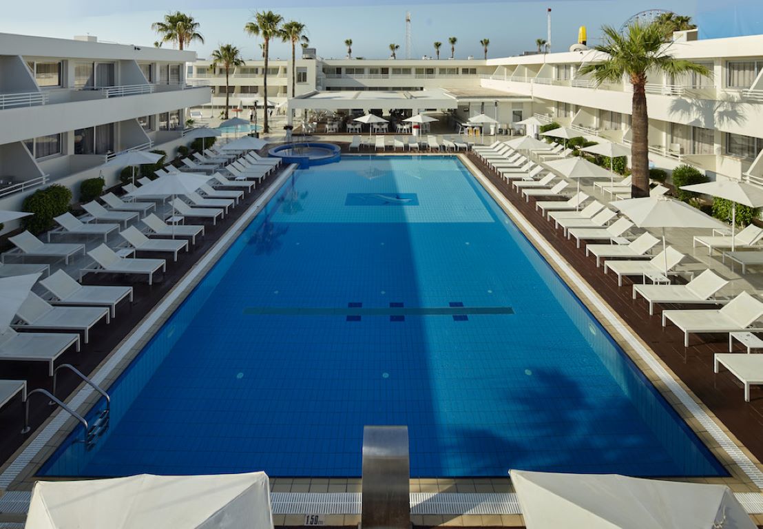 Melpo Antia Hotel & Suites-Bazeni.jpg
