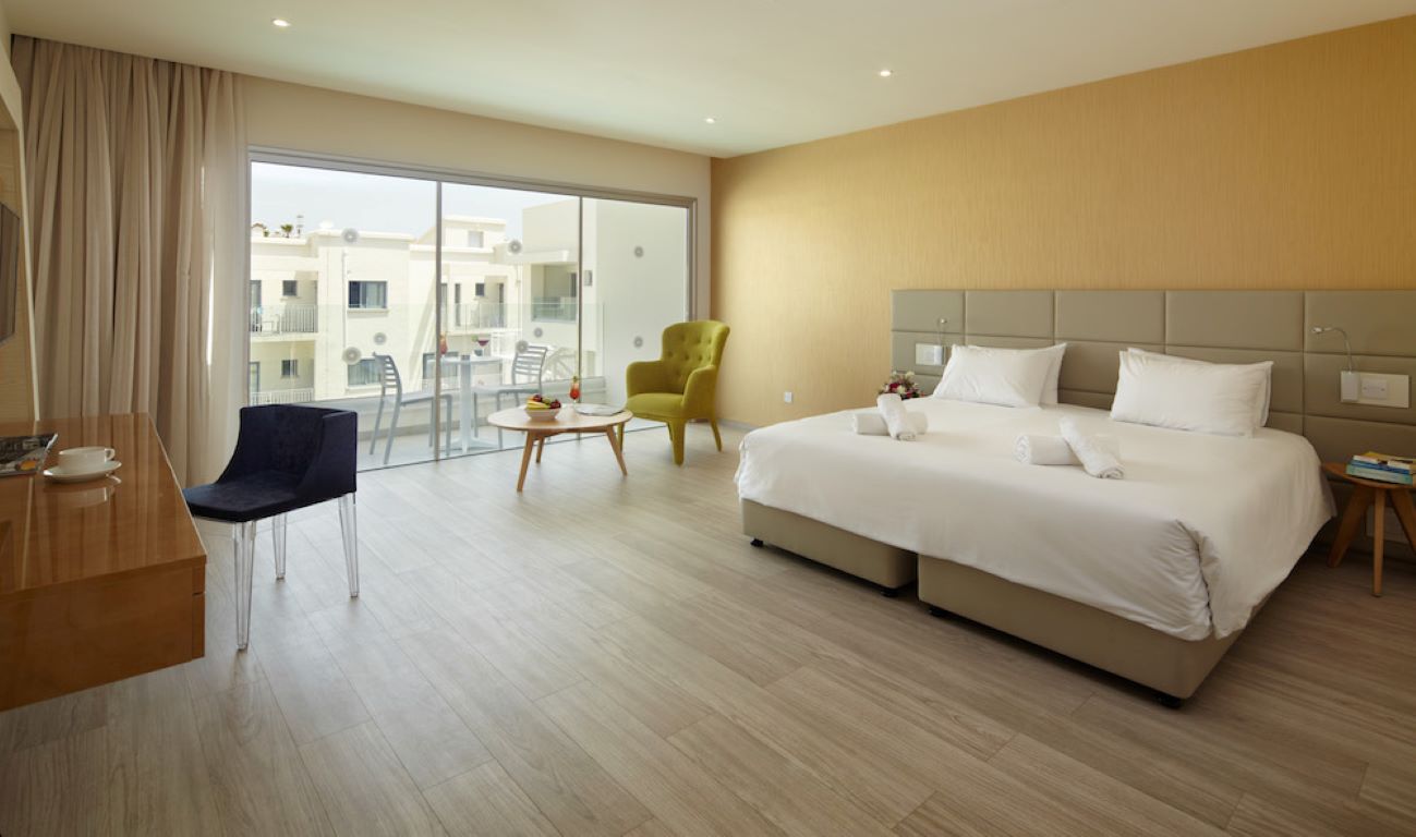 Melpo Antia Hotel & Suites-Luksuzna soba.jpg