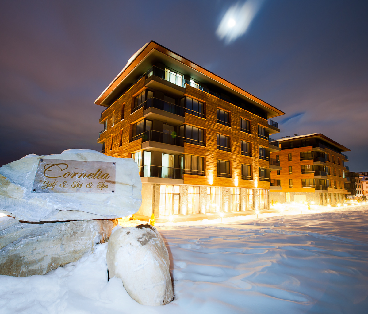Cornelia Deluxe Residence-Nocni izgled.jpg