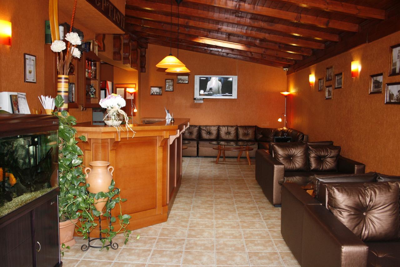 Elida Hotel-Lobby.jpg