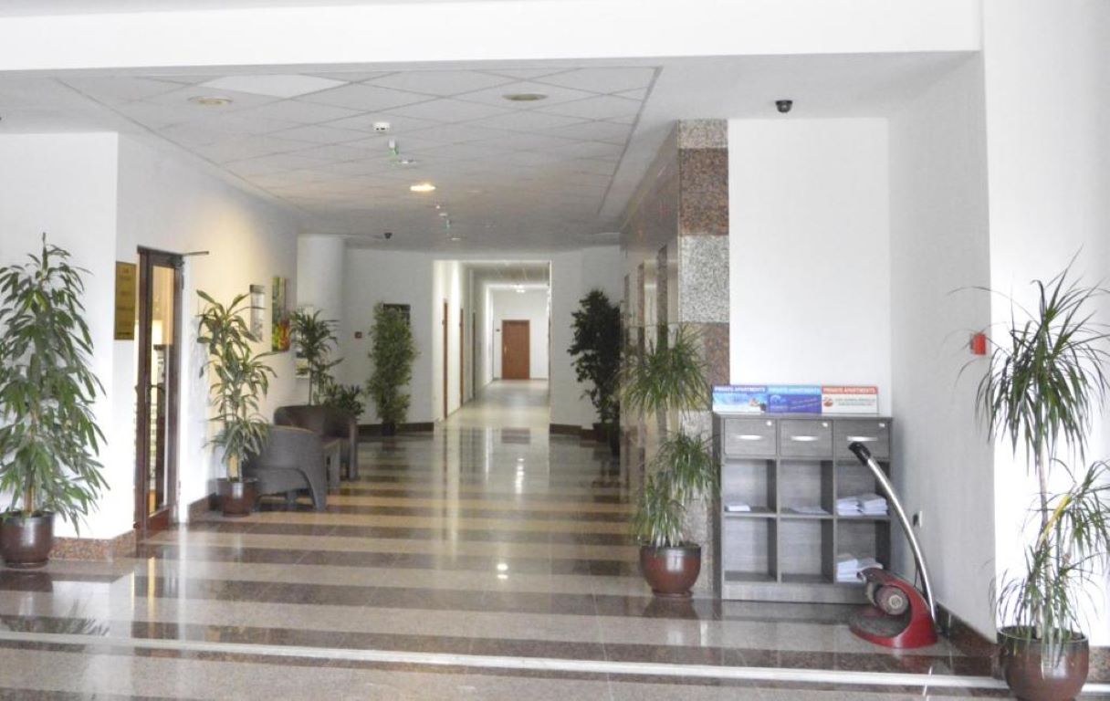 Flora Persay Apartments-Enterijer hotela.jpg