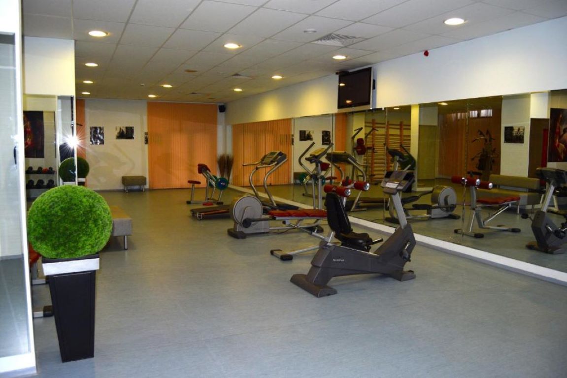 Flora Persay Apartments-Fitnes.jpg