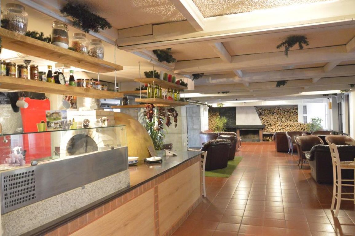 Flora Persay Apartments-Lobby bar.jpg