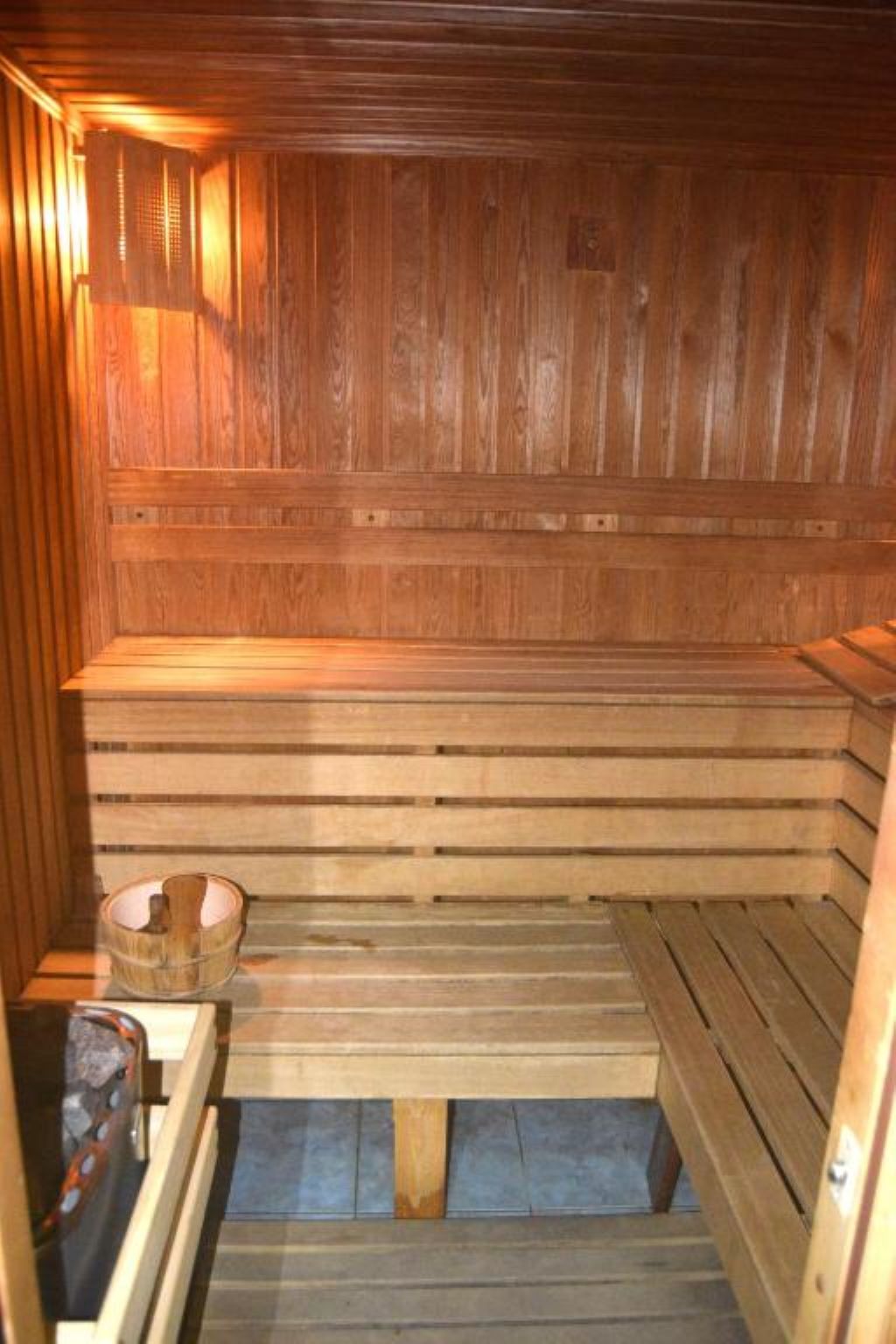 Flora Persay Apartments-Sauna.jpg