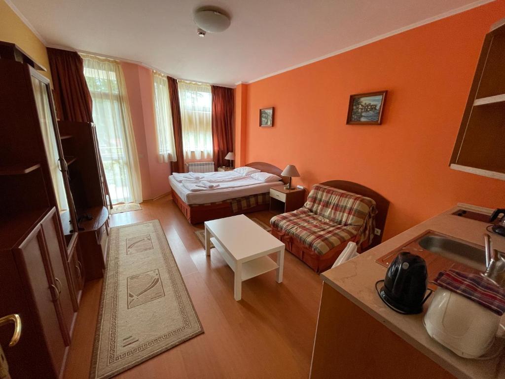 Flora Persay Apartments-Studio.jpg