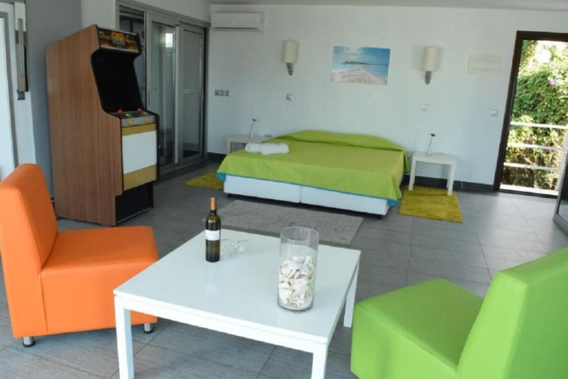 Pambos Napa Rocks Apartments-Standardna soba.jpg