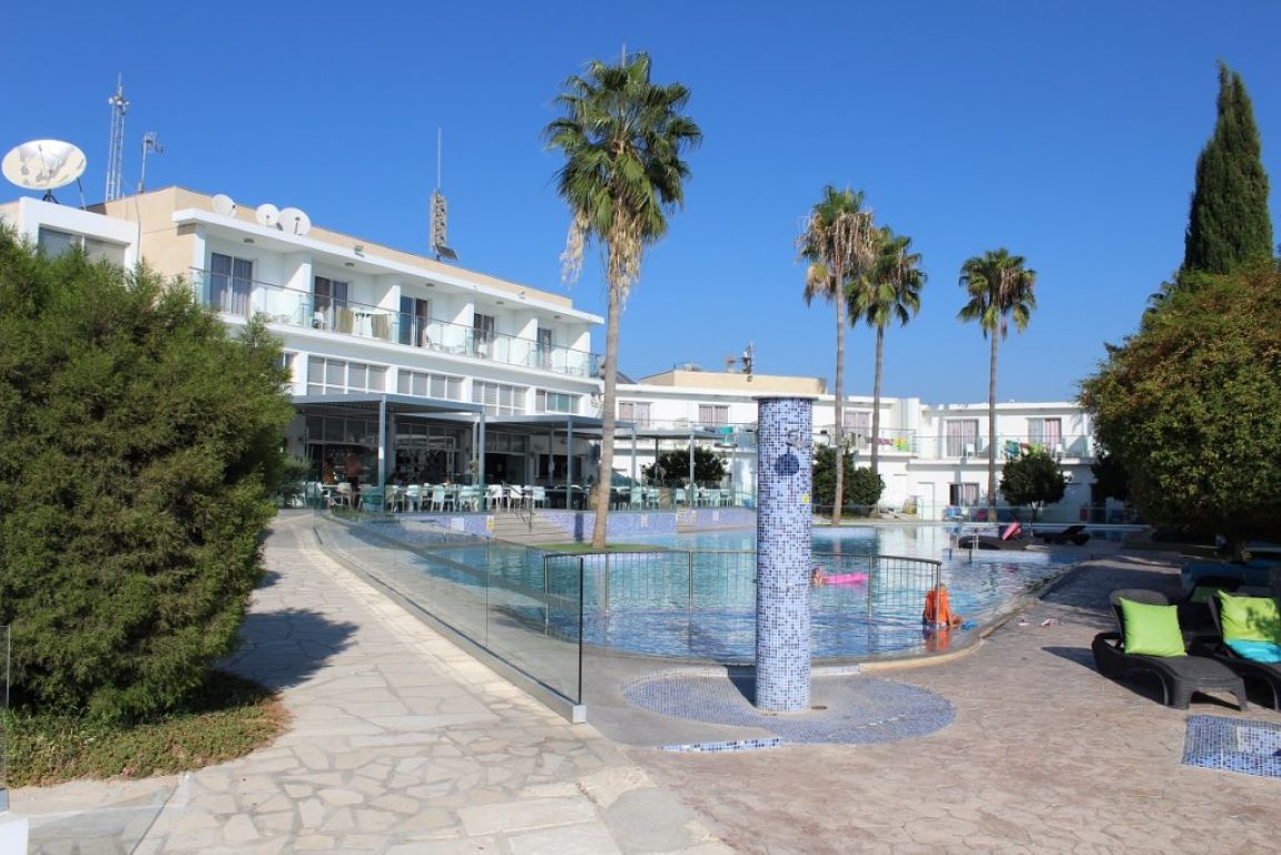Fedrania Gardens Hotel-Deciji bazen.jpg