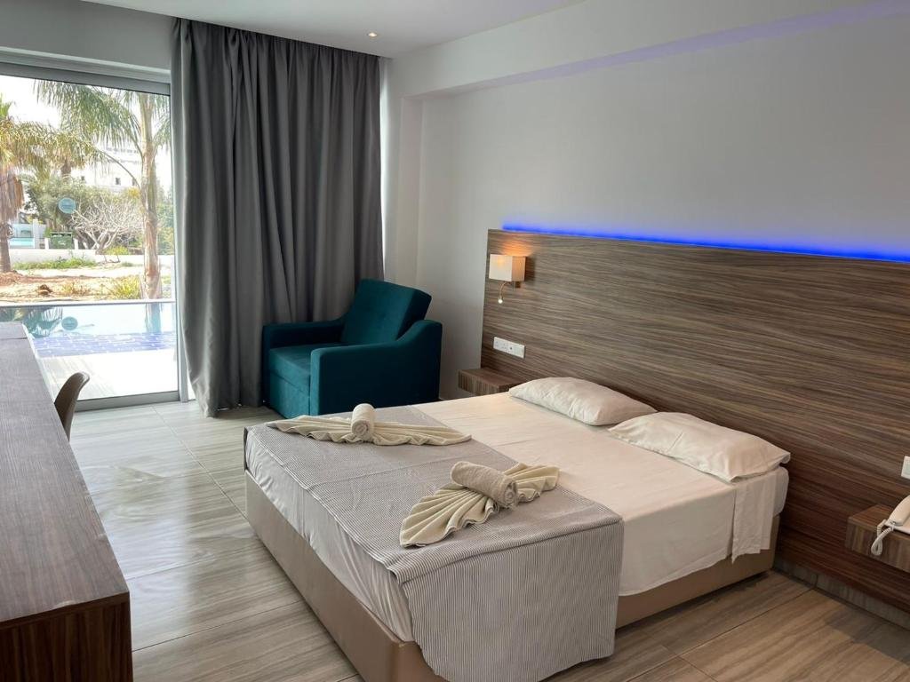 Fedrania Gardens Hotel-Junior suite privatni bazen.jpeg
