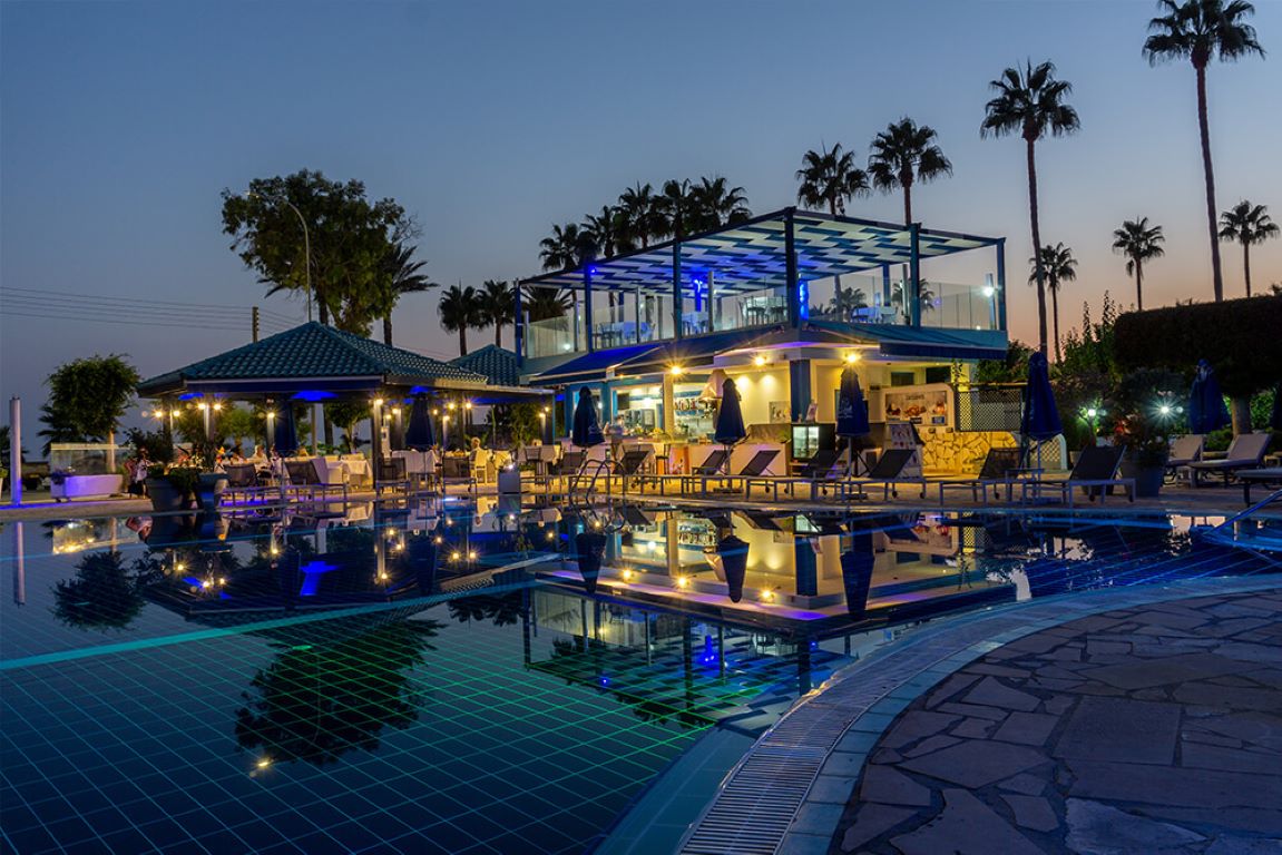 Anonymous Beach Hotel-Bar.jpg