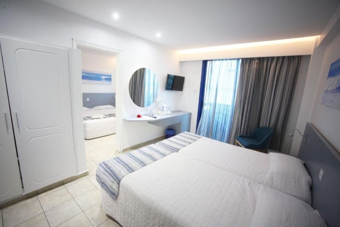 Anonymous Beach Hotel-Dvosobna superior soba.jpg