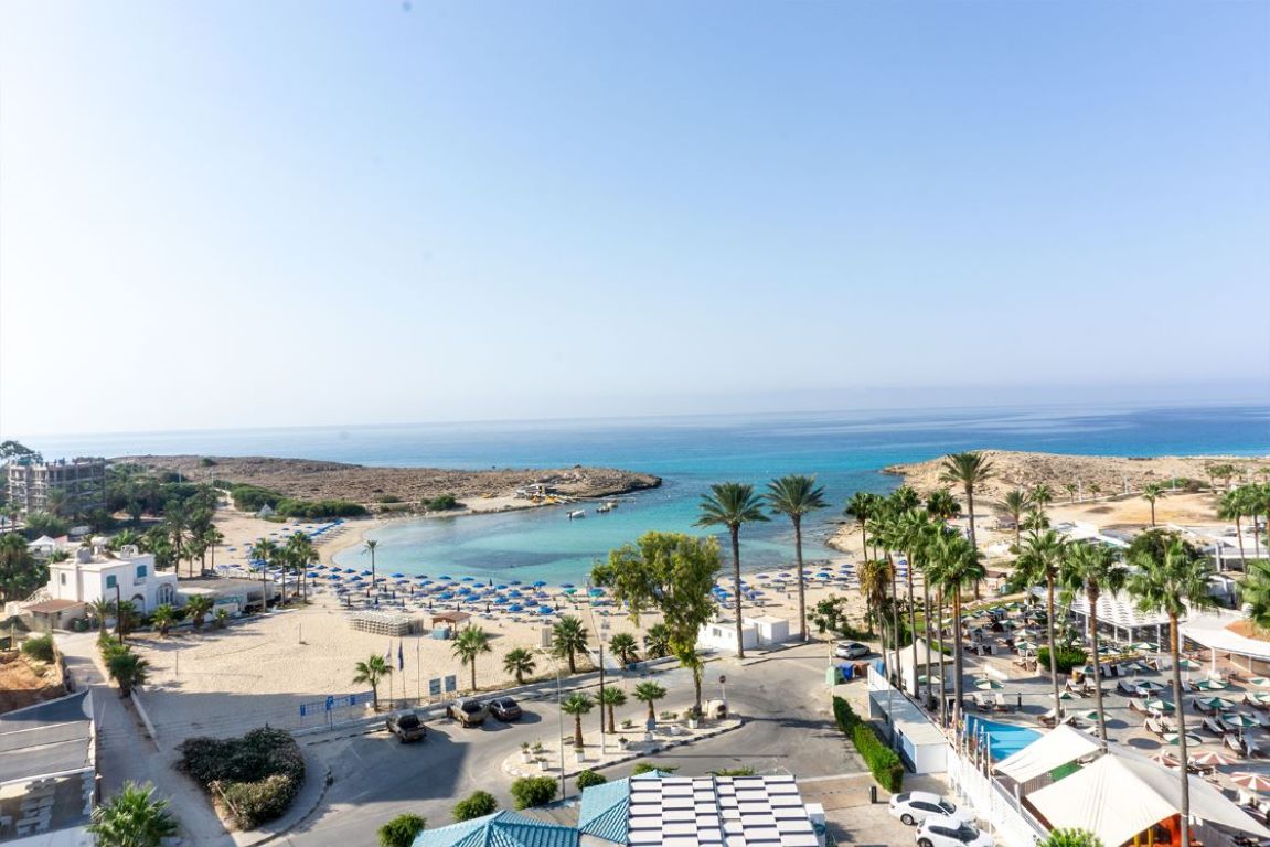 Anonymous Beach Hotel-Put do plaze.jpg