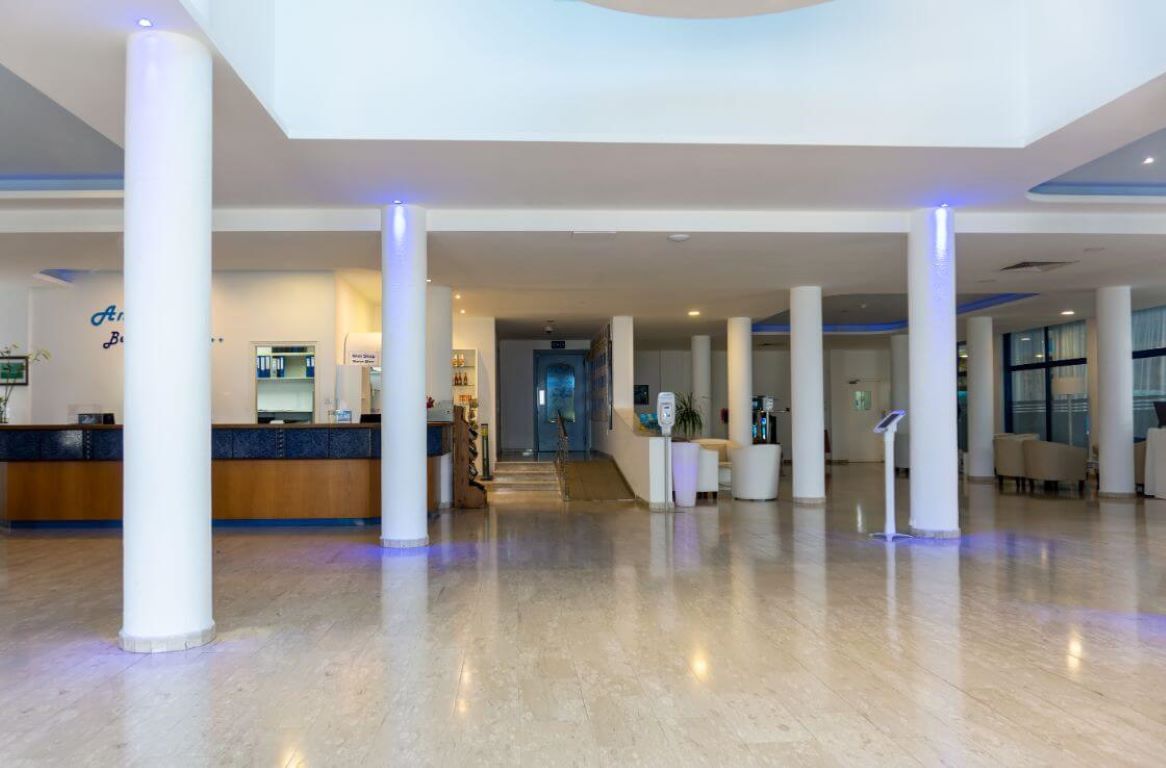 Anonymous Beach Hotel-Recepcija.jpg