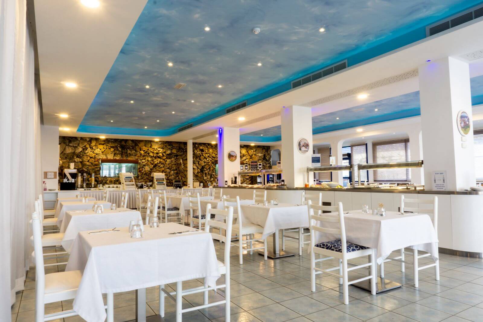 Anonymous Beach Hotel-Restoran.jpg