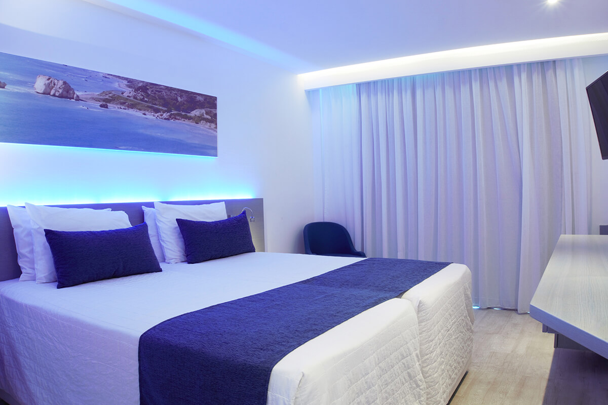 Anonymous Beach Hotel-Superior soba.jpg