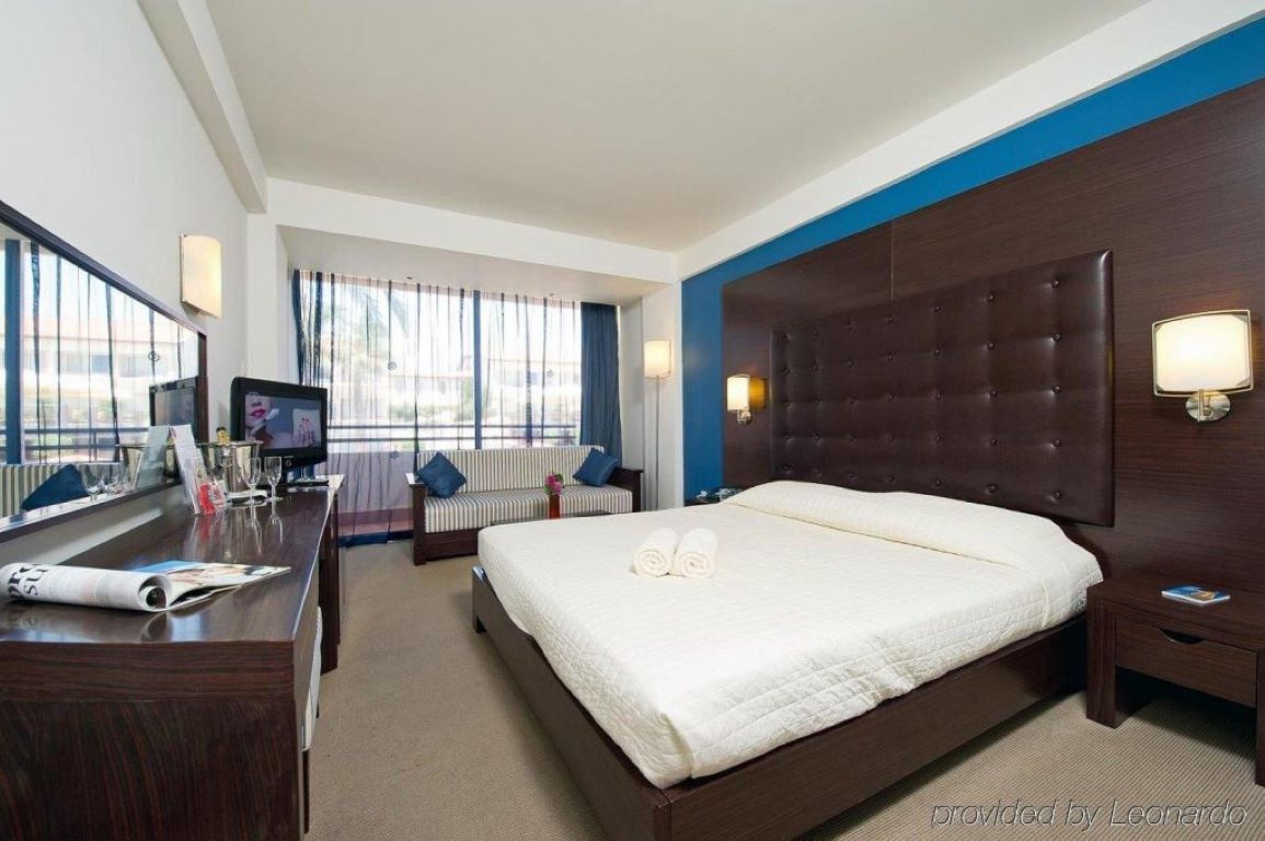 Napa Plaza Hotel-Deluxe soba.jpg