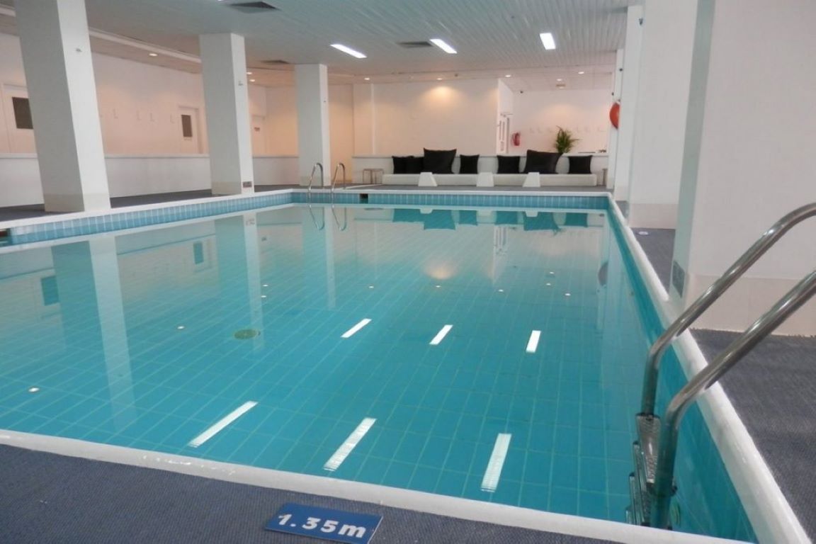 Napa Plaza Hotel-Unutrasnji bazen.jpg