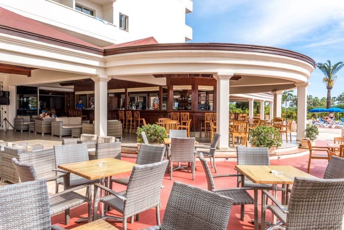 Nissiana Hotel & Bungalows-Bar.jpg
