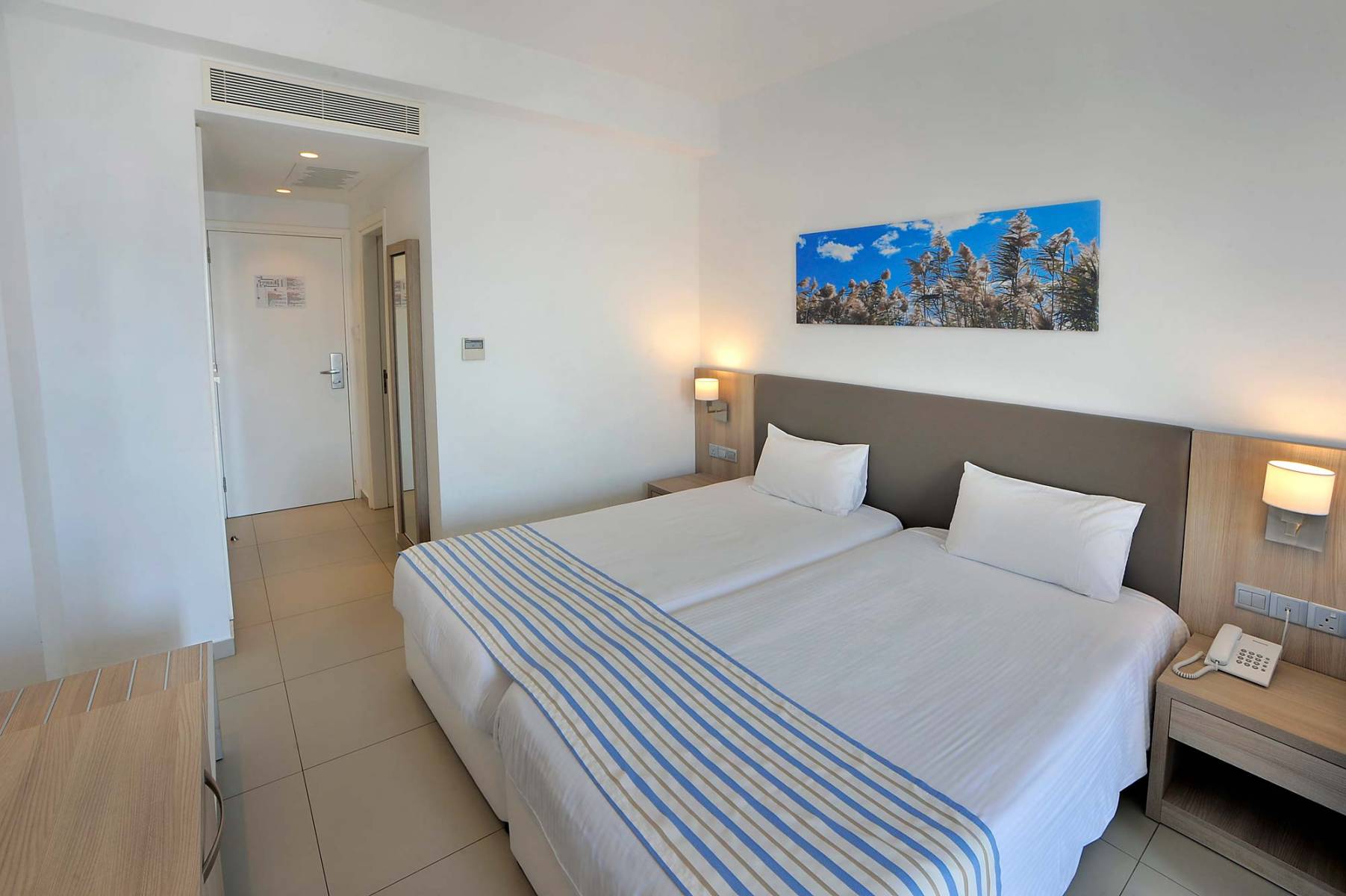Nissiana Hotel & Bungalows-Bungalov.jpg
